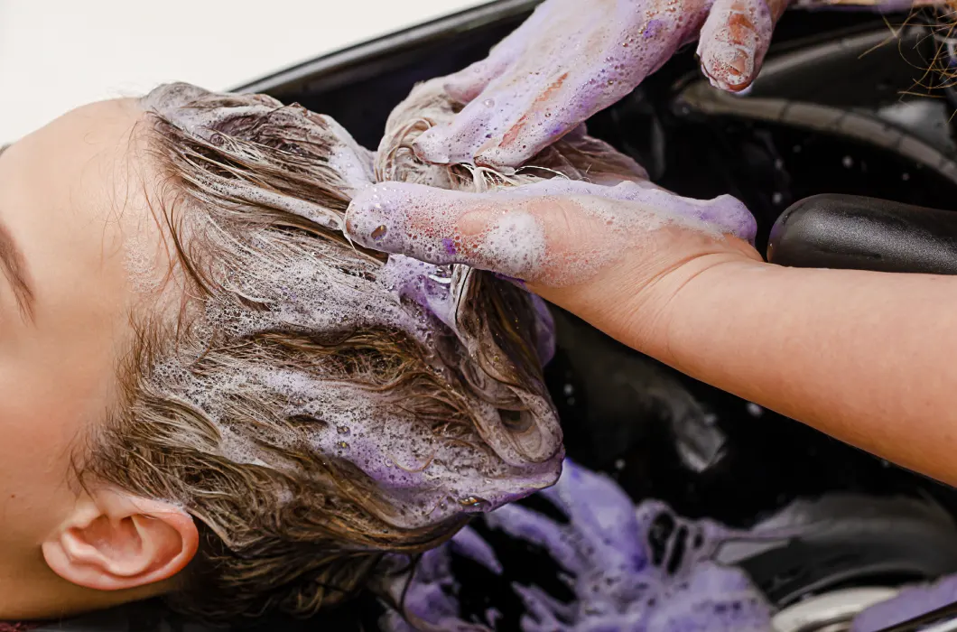 fioletowy szampon jak używać